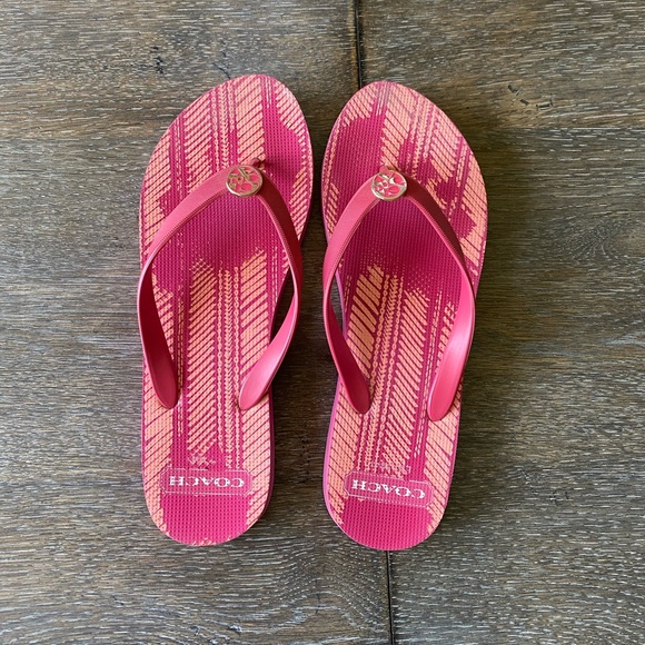 coach flip flops size 9